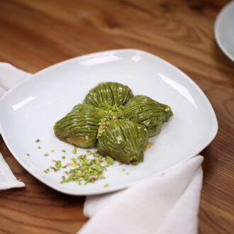 Fıstıklı Midye Baklava